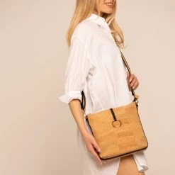 Γυναικεία τσάντα χιαστί APOXYLO 358 ONE εκρού μαύρη -Γυναικεία Αξεσουάρ Κατάστημα 1815825.0 e400 3 apoxylo γυναικεία τσάντα χιαστί apoxylo 358 one εκρού μαύρη x1000