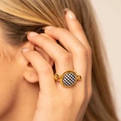 Γυναικείο δαχτυλίδι από φελλό APOXYLO 999 PIQUET λευκό μαύρο -Γυναικεία Αξεσουάρ Κατάστημα 1815859.0 e400 2 apoxylo γυναικείο δαχτυλίδι από φελλό apoxylo 999 piquet λευκό μαύρο x1000