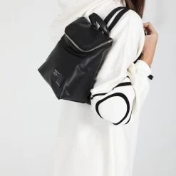 Γυναικεία τσάντα πλάτης KENDALL + KYLIE μαύρη -Γυναικεία Αξεσουάρ Κατάστημα 1825906.0 0371 4 kendall kylie γυναικεία τσάντα πλάτης kendall kylie μαύρη x1000