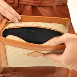 Γυναικεία τσάντα ώμου GANT G4975085 ICON G CROSS μπεζ καφέ -Γυναικεία Αξεσουάρ Κατάστημα 1856326.0 0707 4 gant γυναικεία τσάντα ώμου gant g4975085 icon g cross μπεζ καφέ x1000